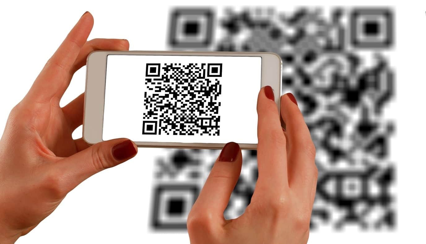 https://amahamptonroads.org/wp-content/uploads/2022/12/a-guide-to-qr-codes-and-how-to-scan-qr-codes-1.jpg